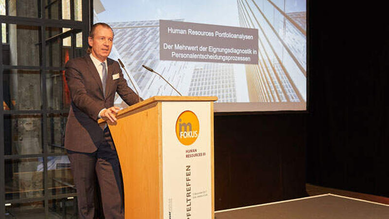 Thomas Flohr, Geschäftsführer Bernd Heuer & Partner Human Resources GmbH, sprach über den Mehrwert der Eignungsdiagnostik bei Personalentscheidungsprozessen.