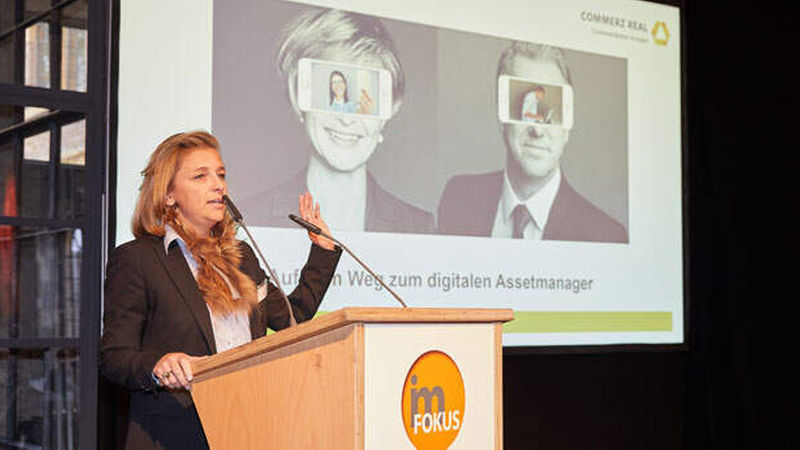 Sandra Scholz, Vorstandsmitglied der Commerz Real, stellte die fünf Bausteine des Wandels zur Transformation der Unternehmenskultur vor.