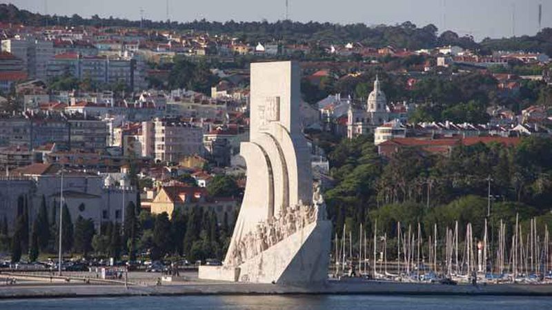 Lissabon: Renditen von 4,75 Prozent sind im europaweiten Vergleich ziemlich hoch. Auch das Mietwachstum von 10,53 Prozent gehört zum höchsten im Ranking (Foto: Tukamuwi/Pixelio.de)
