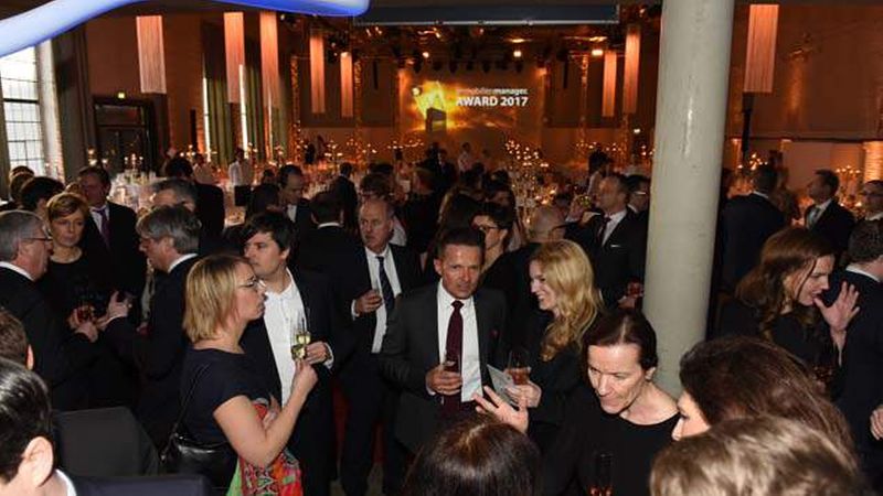 Gespannte Erwartung beim Eintreffen der Gäste des immobilienmanagerAward 2017 (Foto: Steffen Hauser)