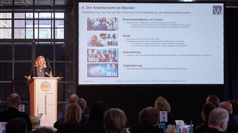 Dr. Sandra Hofmann leitet seit April 2014 den Bereich Arbeitsmarktforschung bei WifOR (Foto: Axel Schulten)