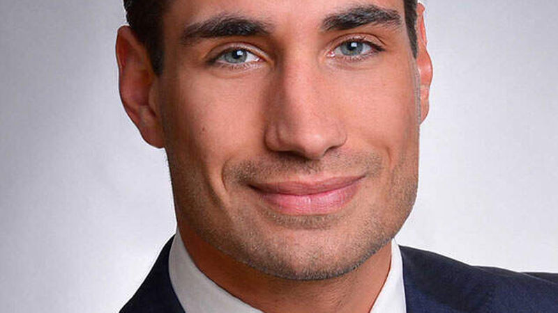 Darüber hinaus unterstützt Patrick Schneider (26) das Düsseldorfer Team „Gewerbliche Vermietung“ unter Leitung von Birthe Nordhues. Sein Tätigkeitsschwerpunkt ist der Bereich „Office“ (Bild: Aengevelt)
