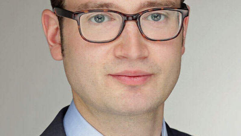Georg Schwab verfügt sowohl über einen Master of Science im Bereich „Finance“ als auch im Bereich „Real Estate“ und hat seit 2008 umfangreiche praktische Erfahrungen u.a. bei einem auf die Konzeptionierung, Entwicklung und das Management von Fondsprodukten spezialisierten Unternehmen gesammelt (Bild: Aengevelt)