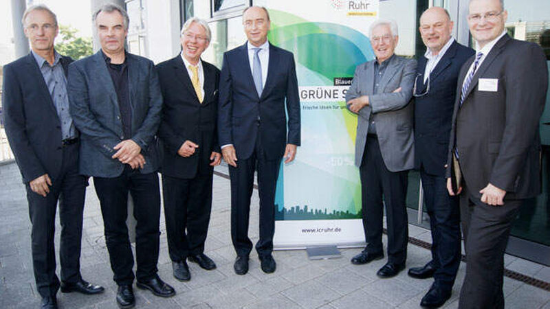 Albert Speer (3. v.r.) bei der Vorstellung des Masterplans InnovationCity Ruhr Bottrop (Bild: Stadt Bottrop)