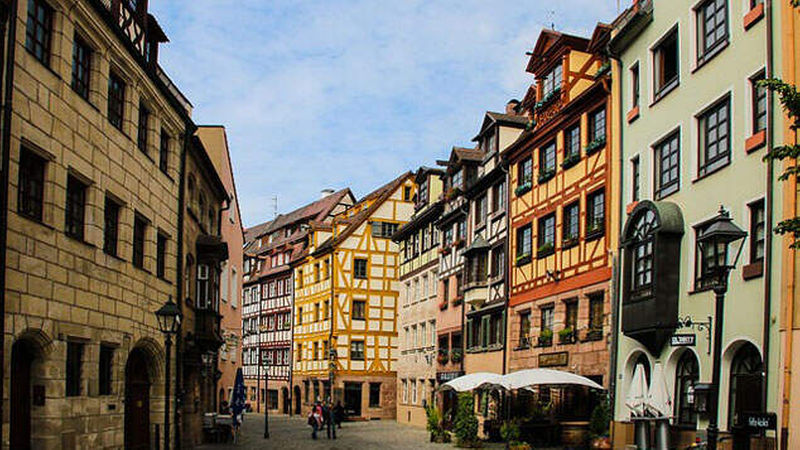 Nürnberg: Mit 3.000 Euro pro Quadratmeter gewerbliche Mietfläche ist Nürnberg (mit Hannover und Mannheim) die teuerste B-Stadt im Vergleich. Die Renditen liegen lediglich bei fünf Prozent (Bild: pixabay)