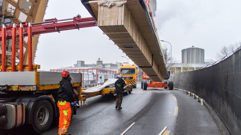 Montage Brücke. Foto: Blumer-Lehmann AG