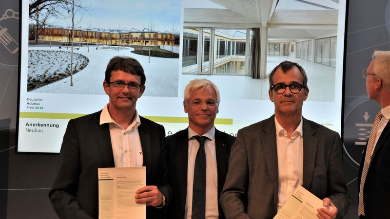Preisverleihung Deutscher Holzbaupreis 2019 - Projektbeteiligte: Akademie der Deutschen Gesellschaft für Internationale Zusammenarbeit in Bonn. Anerkennung in der Kategorie Neubau. Foto:Holzbau Deutschland/M.Hölzel