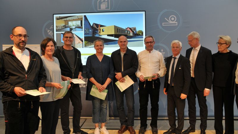 Preisverleihung Deutscher Holzbaupreis 2019 - Projektbeteiligte: Firmengebäude Kost Kamm in Windelsbach. Anerkennung in der Kategorie Neubau. Foto:Holzbau Deutschland/M.Hölzel