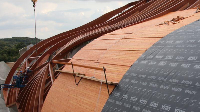 Fussballstadion Felcsút Rubner Holzbau Montage (8)