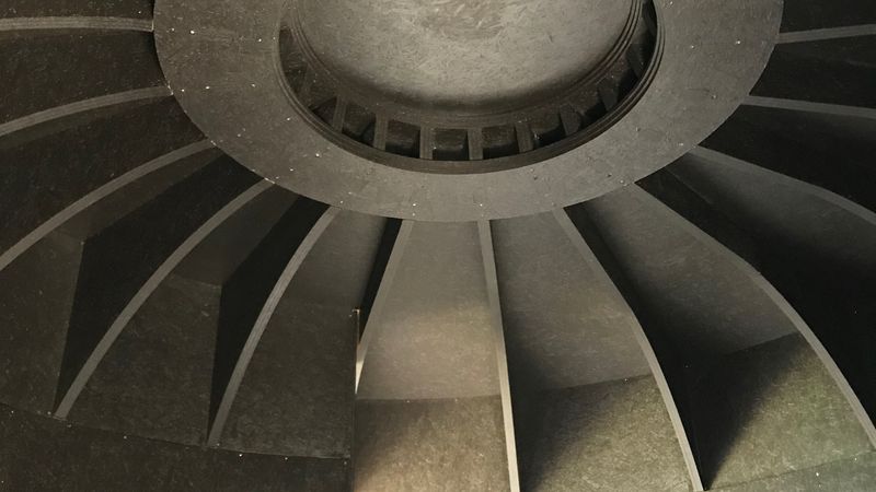 Im Inneren des Vinomax beeindruckt die ungewöhnliche Dachkonstruktion. Bilder: Norbord