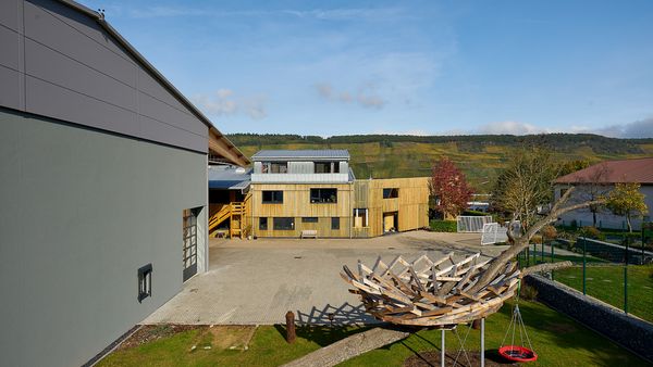 Freistehendes Fassadensystem 2019. Foto: Andreas Scholer / baustellenfotograf.de
