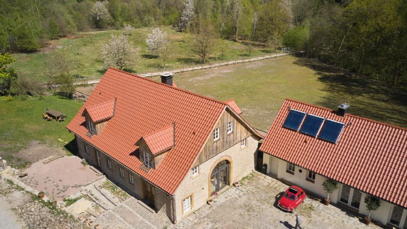 Der alte Stall wurde zum Wohnhaus umgebaut. . Foto: KfW-Bildarchiv / Claus Morgenstern
