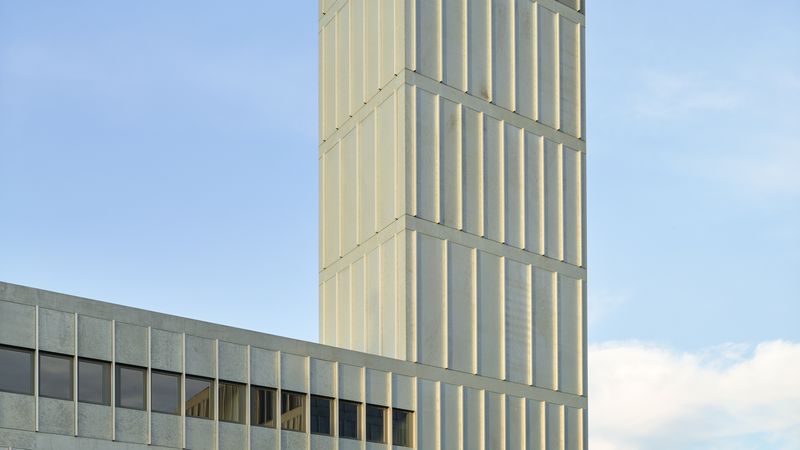 Feuerwehrzentrum Knoche Architeken. Foto: Roland Halbe