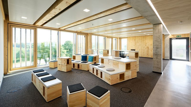 Große, offene und lichtdurchflutete Bereiche laden zum Dialog ein. Foto: Brüninghoff