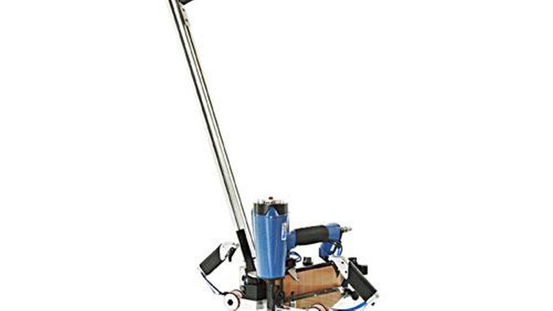 Für die serielle Vorfertigung geklammerter Elemente reicht ein Klammergerät auf Rädern, der sogenannte Skater. Bild: Behrens Gruppe