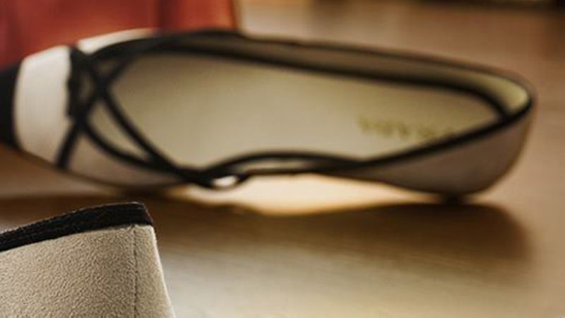 Die Laufschienen von Gleittüren müssen im Boden versenkt sein, damit keine störende Schwelle entsteht.Foto: Raumplus