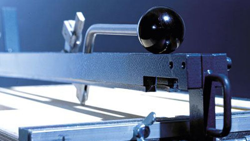 Handgeführte Schneidmaschine.