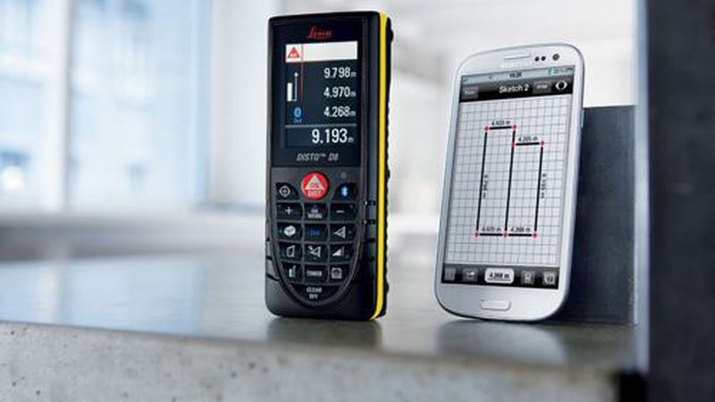 Mit zusätzlicher Hardware und kabelloser Datenübertragung werden Baustellen-Apps zu leistungsfähigen Werkzeugen, etwa für das mobile Aufmaß. (Bild: Leica Geosystems)