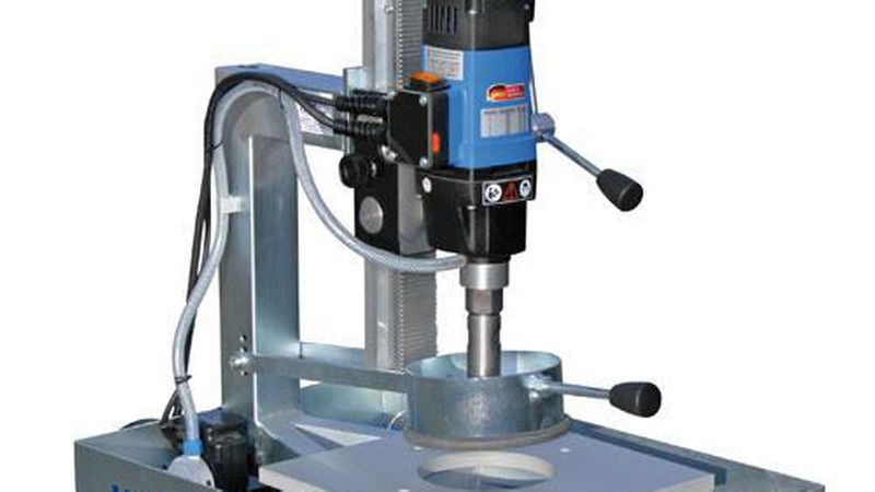 Nassbohrungen mit Bohrständer eignen sich für alle Materialien. Bild: Karl Dahm