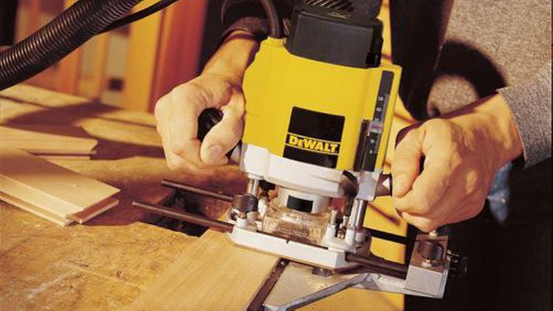 Das gleiche gilt für den Parallelanschlag, der in der Regel zum Lieferumfang gehört. (Bild: DeWalt)