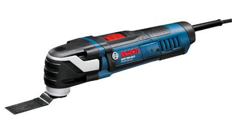 Kabelgebundene Geräte liegen etwas besser in der Hand, weil der mitunter schwere Akku fehlt. (Bild: Bosch)