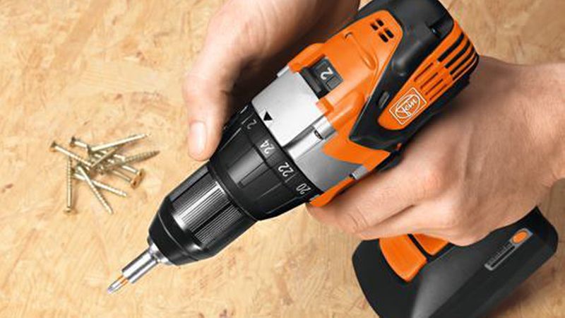 Mit der Drehmomentvoreinstellung wird eine Rutschkupplung aktiviert, die ein weiteres Eindrehen der Schraube beim Erreichen eines definierten Drehmoments verhindert. (Bild: Fein)