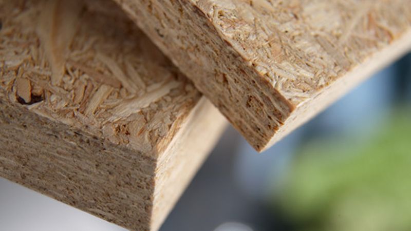 Grobspan-Platten mit stumpfer Kante finden im Innenausbau, im Holztafelbau und teilweise beim Möbelbau Verwendung.