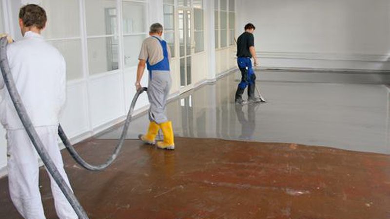 In Kombination mit der richtigen Maschinentechnik könnenmoderne Produkte den Bauprozess erheblich beschleunigen. (Bild: Saint-Gobain Weber GmbH)