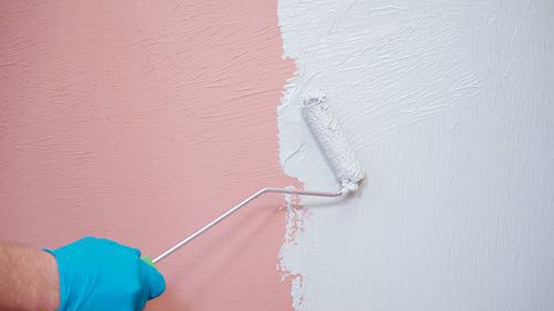 Mit der DIN 18534 haben Verbundabdichtungen, im Bild eine Polymerdispersion, 2017 den Status einer Normabdichtung erhalten. (Bild: SG Weber)