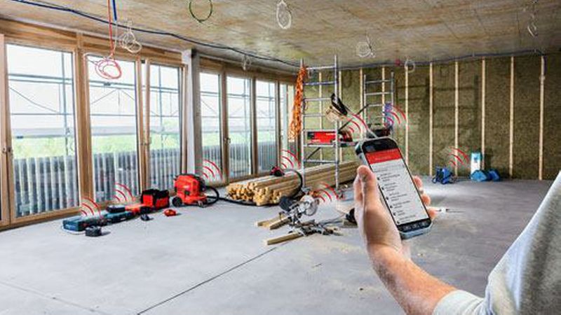 Digitale Betriebsmittelverwalter optimieren die Verfügbarkeit von Arbeitsmitteln und reduzieren den Werkzeugschwund. Bild: Hilti