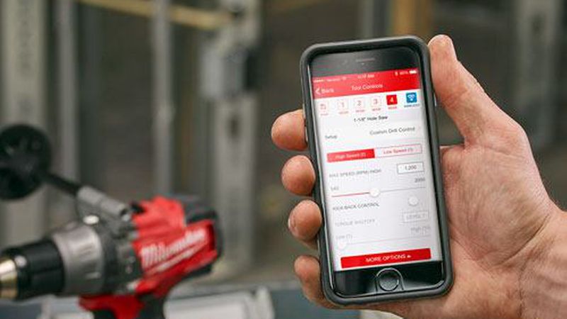 Wer Arbeitsmittel lange suchen muss, verliert Zeit und Geld. Tracking-Systeme versprechen Abhilfe und mehr Effizienz. Bild: Milwaukee Electronic Tool