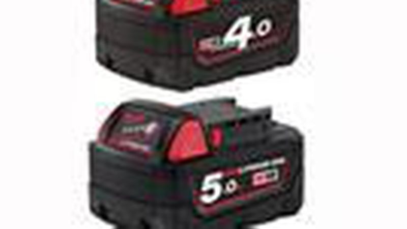 Akkus mit unterschiedlichen Ladekapazitäten zwischen 2,0 und 9,0 Ah im Größenvergleich. (Bilder: Milwaukee)