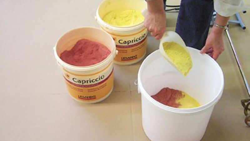 Sie können ihn entweder selbst einfärben oder nach Farbkarte beim Fachhändler bestellen. (Bild: Lesando)