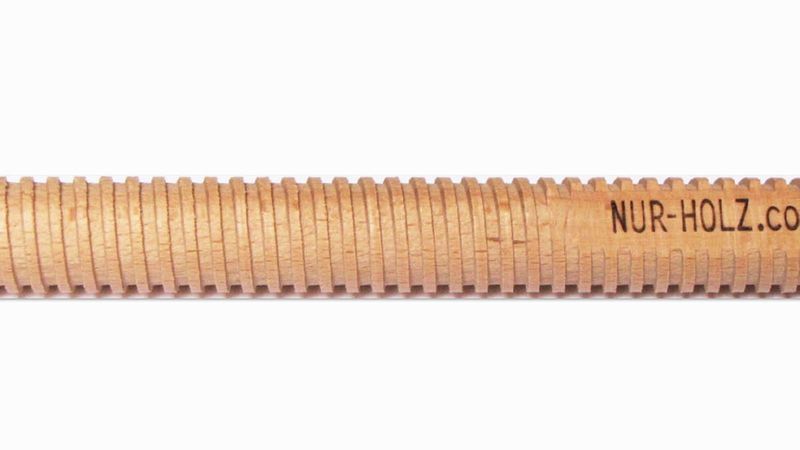Diese Holzschraube von Rombach verbindet Bretter zu Brettsperrholz. Die Zulassung gilt für das komplette Massivholzelement.