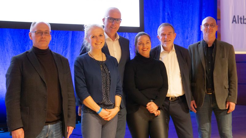 Auf der Mitgliederversammlung wurde der neue BuFAS-Vorstand gewählt (von links nach rechts): Dipl.-Ing. Thomas Platts, Elisabeth Erbes, M. Eng., Prof. Michael Balak, Dr. Constanze Messal, Prof. Dipl.-Ing. Axel. C. Rahn und Dipl.-Ing. Matthias Ruhnke. Quelle: PR Ick/ Sabine Bodtländer. 