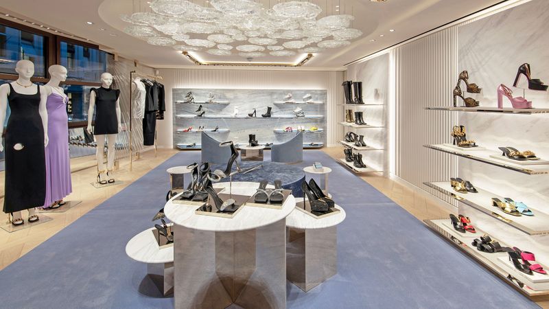 Farben und Formen machen aus der Boutique in der Rue Saint Honoré ein gestalterisches Highlight.