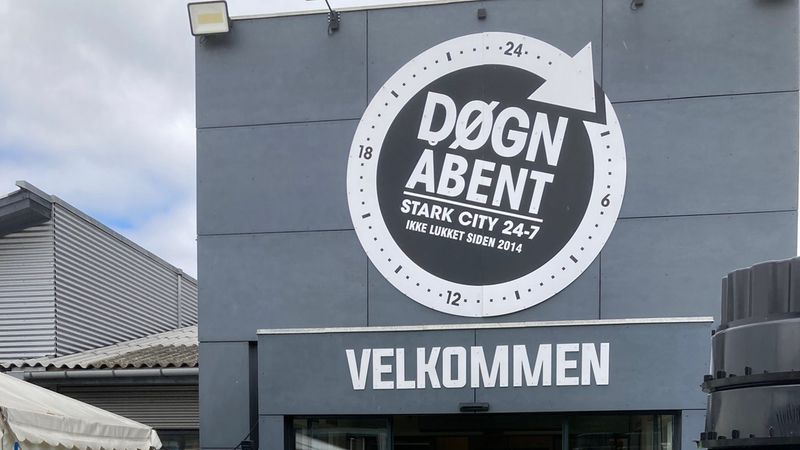 Stark schließt seine Pforten gar nicht und ist rund um die Uhr für die Kundschaft da.