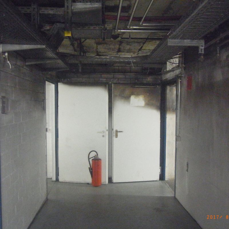 Ungehinderte Brandausbreitung infolge verstellter Feuerschutzabschlüsse