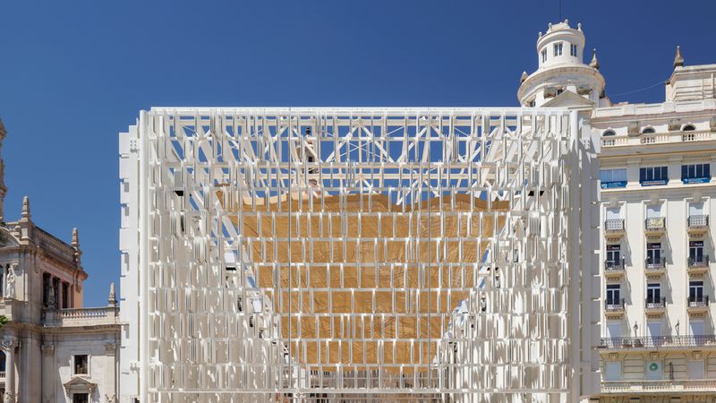 Kategorie Architektur: „Pabellón Ágora Valencia“ von Arqueha+Miguel Arraiz. Die Jury hob die Verwendung von zusammengesetzten, montierbaren und demontierbaren Keramikelementen hervor, durch die ein öffentlicher, als Ikone der Designhauptstadt Valencia konzipierter Raum entsteht.