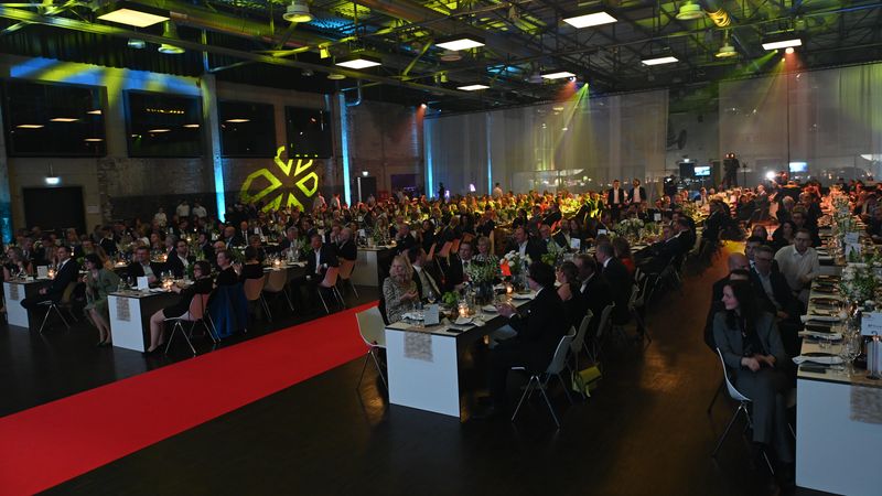 Blick in die Location mit rund 500 Gästen.