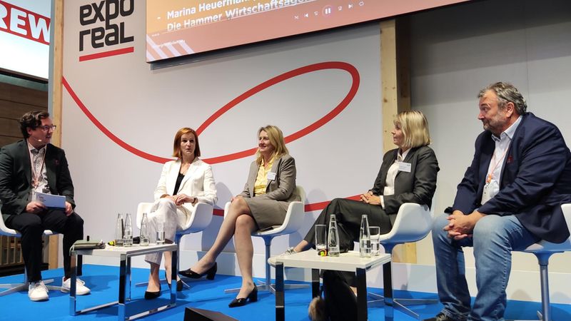 André Eberhard moderierte unter anderem eine Podiumsdiskussion zum Thema innovative Mobilitätskonzepte.