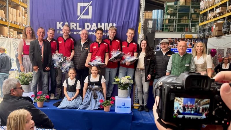 Seit 2009 Finalpartner: Teamsponsor Karl Dahm