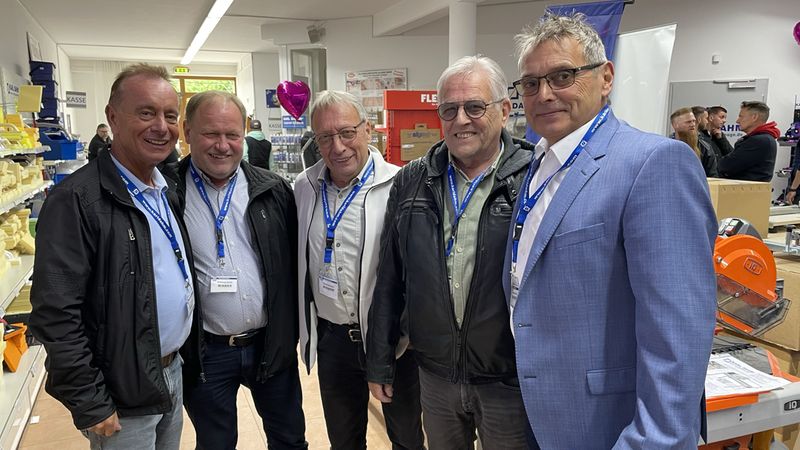 Jürgen Kullmann, Wolfgang Schott, Helmut Sauerbier, Anton Huber und Andreas Demand freuten sich, viele Leute bei Karl Dahm zu treffen und sich auszutauschen.