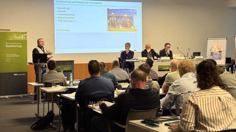 Gastreferent Dr.-Ing. F. Josef Follmann nahm die Rolle des SiGeKo in den Fokus.