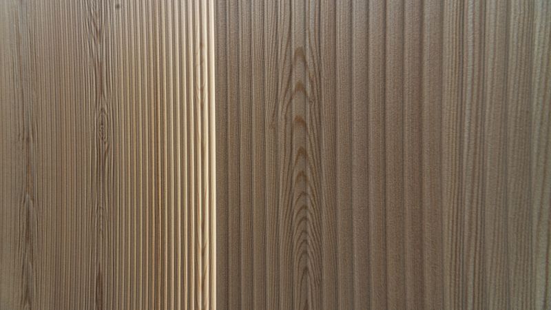 Hölzer, wie das hier zu sehende, elegante Material „Essence“, das erstmalig auf der Cersaie 2025 zu sehen war, haben einen eigenen Ausstellungsbereich. (Quelle: Casalgrande Padana)