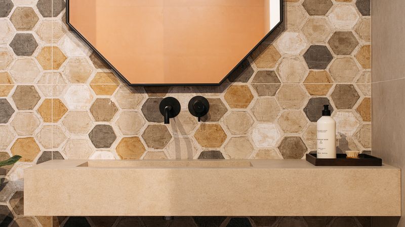 Die trendigen Naxos-Produkte spiegeln die aktuellen Entwicklungen bei Farbgestaltungen.