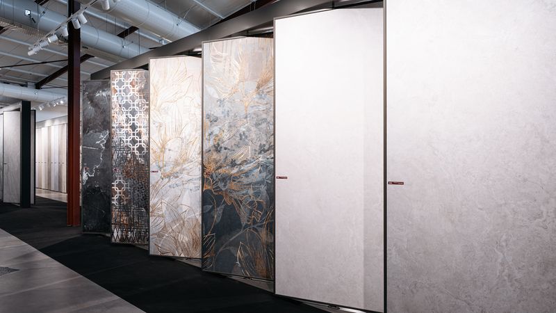 Für XXL-Keramik wurden ein eigener thematischer Bereich – genannt „Fincibec Big Slabs“ – eingerichtet.