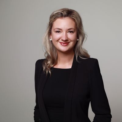 Porträtfoto von Kim Gediga, Leiterin Marketing bei Robert C. Spies